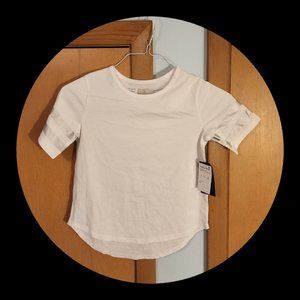 MELROSE & MARKET - WOMENS SHORT TSHIRT TOP - WHITE- SIZE MEDIUM